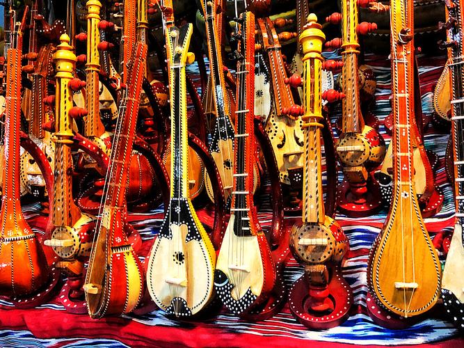 Exquisite Xinjiang ethnic musical instruments