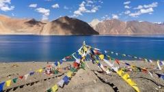 Pangong Lake Travel Guide: Colors, Birds, Permits & Practical Tips