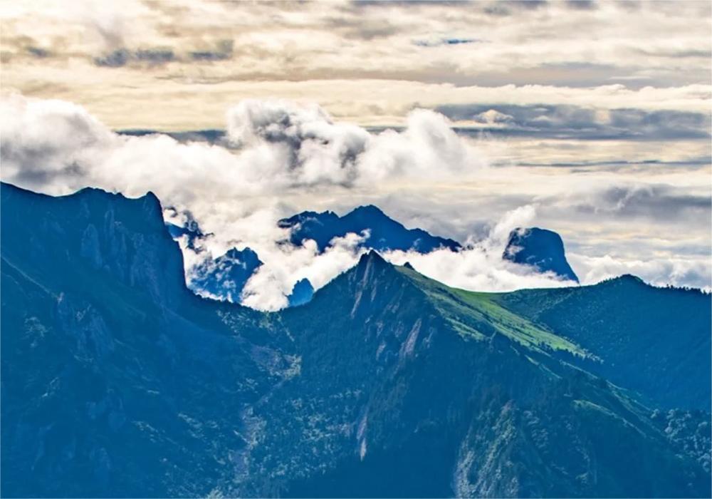 8-Day Gannan & Western Sichuan Cultural & Nature Tour