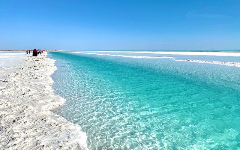 9-Day Northwest China Adventure – Qinghai Lakes, Deserts & Rainbow Mountains