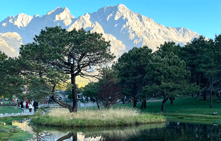 3 Days Yunnan Lijiang Tour: Lijiang Ancient Town, Jade Dragon Snow Mountain, Black Dragon Pool Park & More