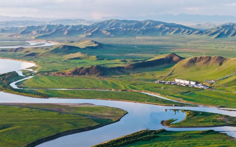 Gannan, Sichuan & Silk Road Loop: 11-Day Cultural & Scenic Tour