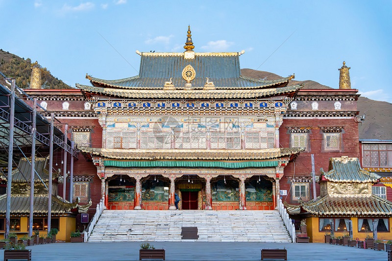 3-Day Western Sichuan Tour: Siguniang, Danba, Moshi Park, Yala Snow Mountain & More