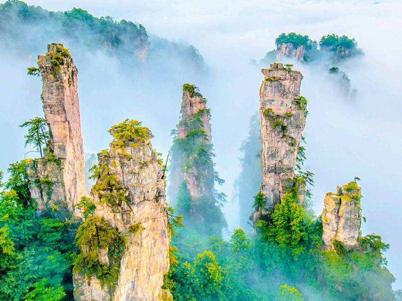 4-Day Zhangjiajie & Furong Ancient Town Tour: Explore Avatar Mountains & Heritage Village