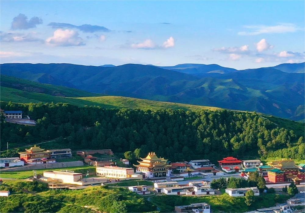 8-Day Gannan & Western Sichuan Cultural & Nature Tour