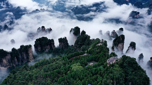 6-Day Tour: Guilin's Karst Landscapes & Zhangjiajie's Avatar Peaks