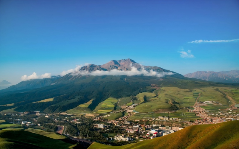 Six Days in Gobi Waterland and Seven-Colored Danxia, Badain Jaran Desert