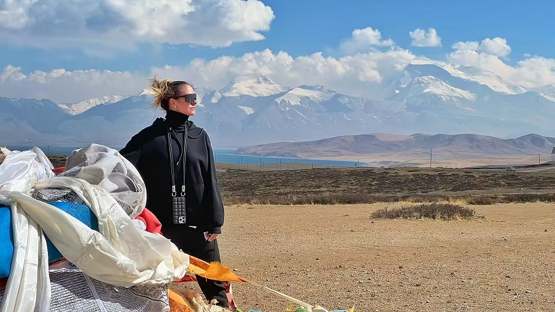 10-Day Flight-and-Train Deluxe Tibet Tour: Lhasa, Everest, Namtso & More