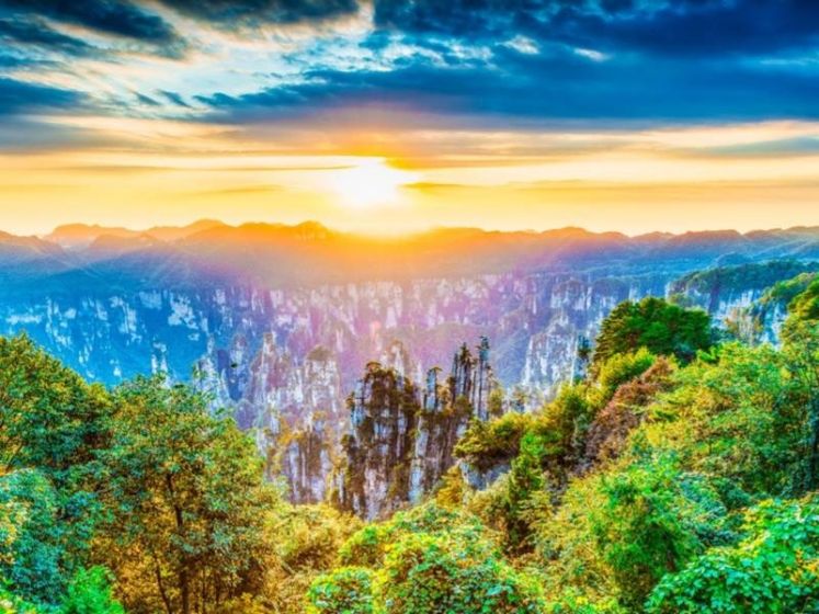 4-Day Zhangjiajie & Furong Ancient Town Tour: Explore Avatar Mountains & Heritage Village