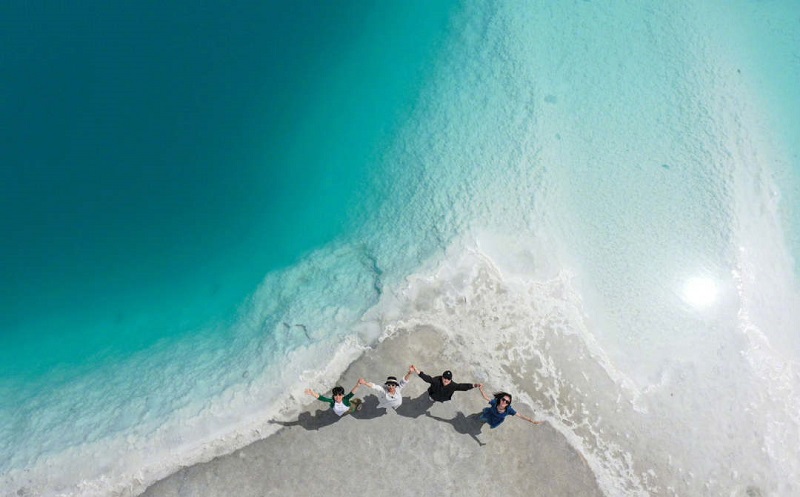 9-Day Northwest China Adventure – Qinghai Lakes, Deserts & Rainbow Mountains