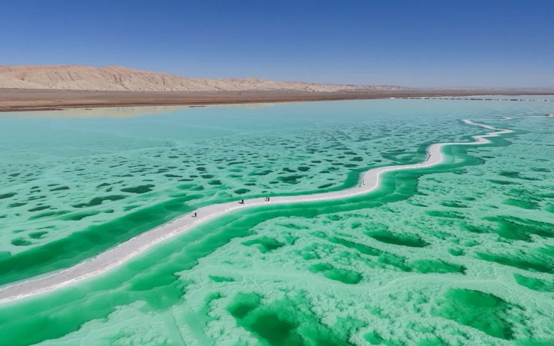 10-Day Gansu-Qinghai Grand Loop Tour: U-shaped Highway, Chaka Salt Lake, Qinghai Lake