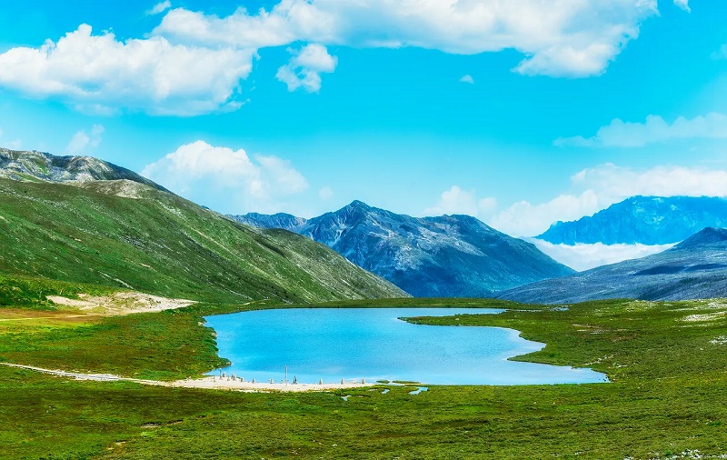 3-Day Western Sichuan Tour: Siguniang, Danba, Moshi Park, Yala Snow Mountain & More