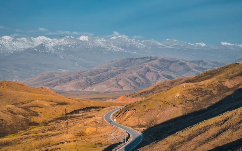 10-Day Tour to Explore the Mysterious Northwest China: Qinghai Lake+Mogao Caves, and More