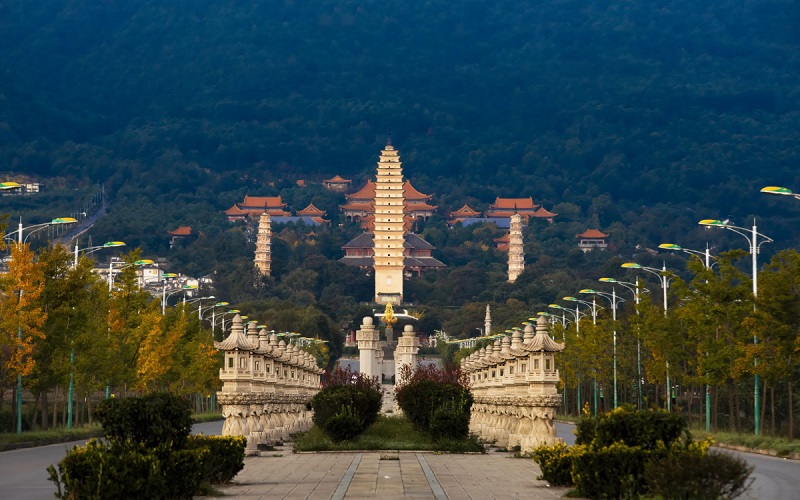 3 Days Private Dali Tour: Dali Ancient City, Cang Mountain, Chongsheng Temple, Erhai Lake & Zhoucheng