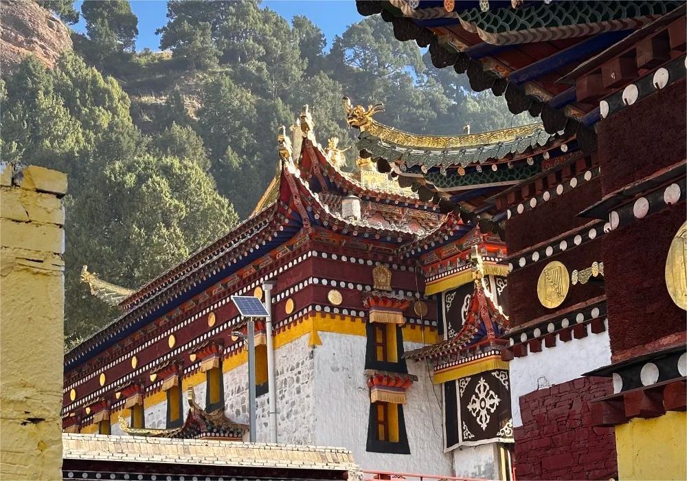 6-Day Gannan Highlights Tour: Labrang, Sangke Grassland, Zhagana & Yellow River First Bend