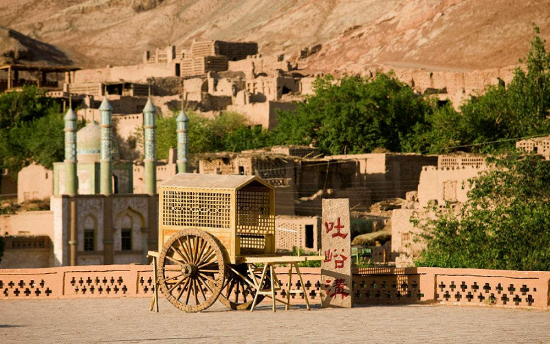 13 Days Silk Road Group Tour: Xinjiang, Gansu, Qinghai