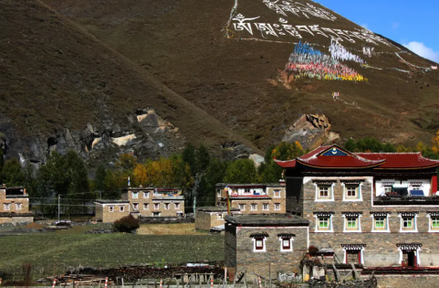 Tibetan houses in Ganzi