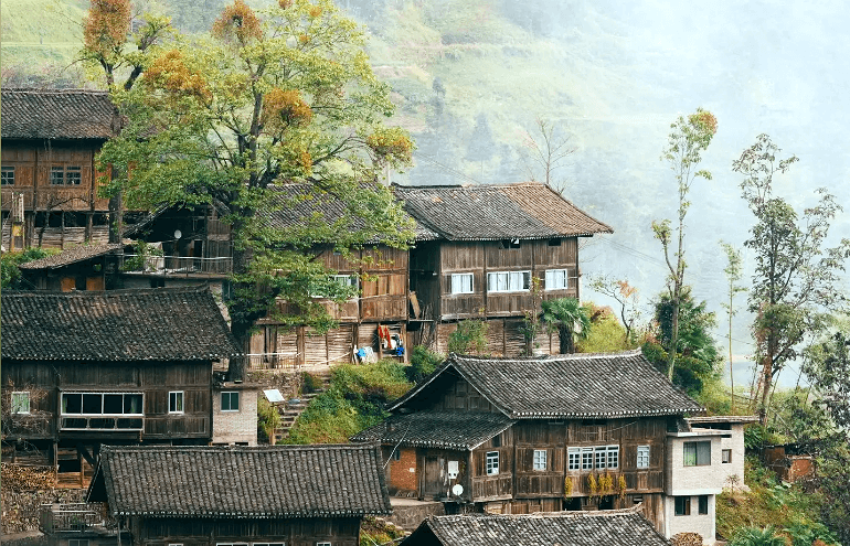 15-Day Yunnan Ethnic Minority Village Tour: Kunming, Lijiang, Huangguoshu Waterfall, Guiyang & Guilin
