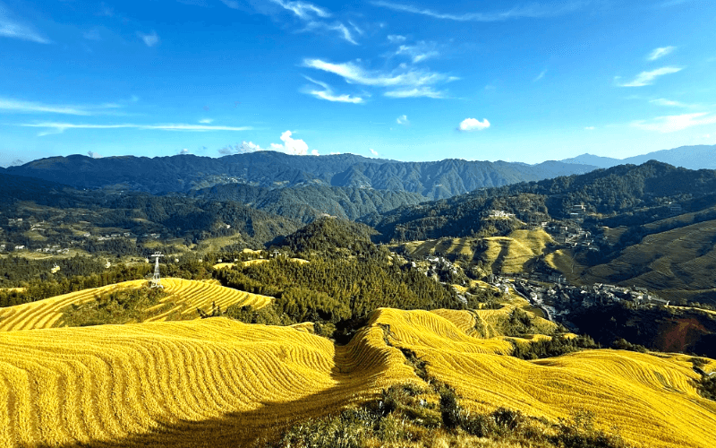 15-Day Yunnan Ethnic Minority Village Tour: Kunming, Lijiang, Huangguoshu Waterfall, Guiyang & Guilin