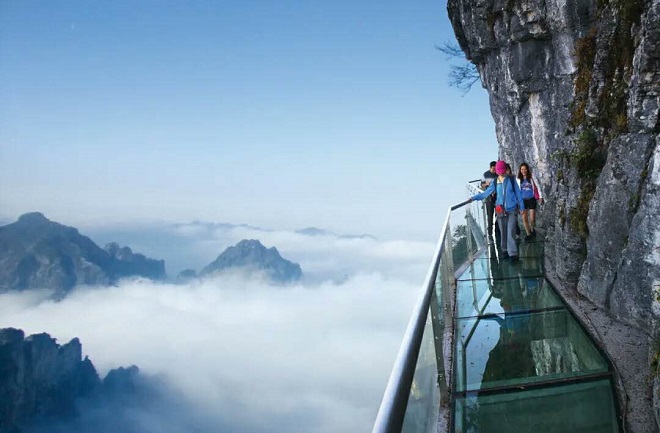 Tianmen Mountain Glass Skywalk1