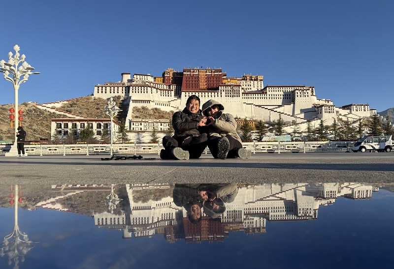 Potala Palace Tourist Photos
