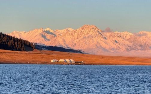 How to See the Golden Mountains at Sayram Lake, Xinjiang – A Truly Practical Guide