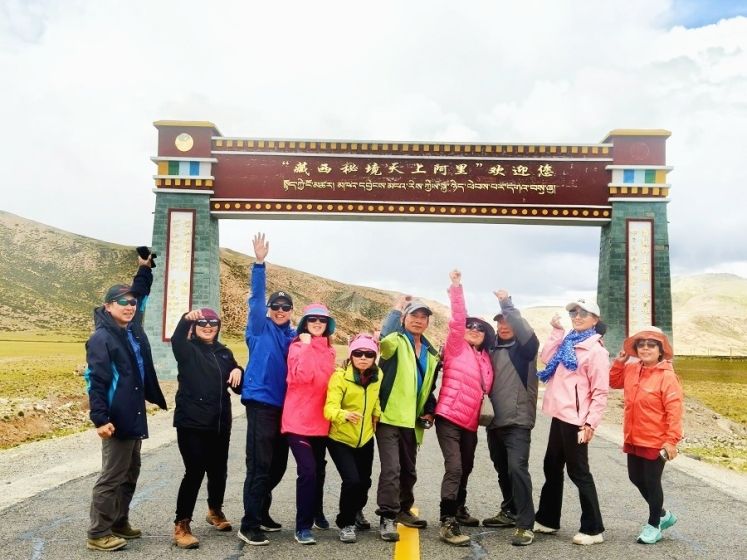 11-Day Ngari Discovery Tibet Tour: Kailash, Lake Manasarovar, Lhasa, Everest, Yamdrok Lake & More