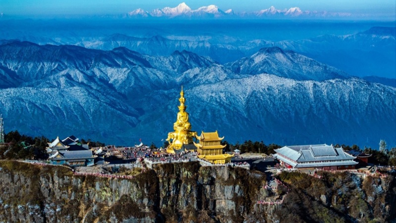 Golden Summit and Gongga Snow Mountain in the Same Frame