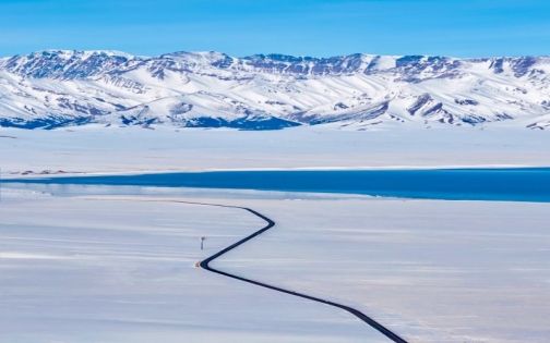 Winter Sayram Lake Travel Guide: Blue Ice Bubbles + Pink Sunrise & Sunset