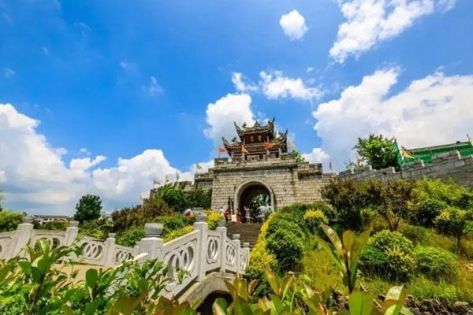 Explore Guizhou Qingyan Ancient Town: Transportation, Attractions, and Ticket