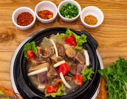 Lijiang September Weather: Savor the Ancient Town’s Charm Under Azure Skies & Fluffy Clouds