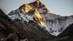 Complete Analysis of Everest Temperature: Essential Climate Guide for Foreign Travelers Planning to Climb or Visit