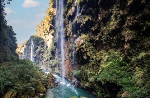 Exploring the Secrets of Southwest Guizhou | A In-depth Travel Guide to Wanfenglin and Malinghe Canyon