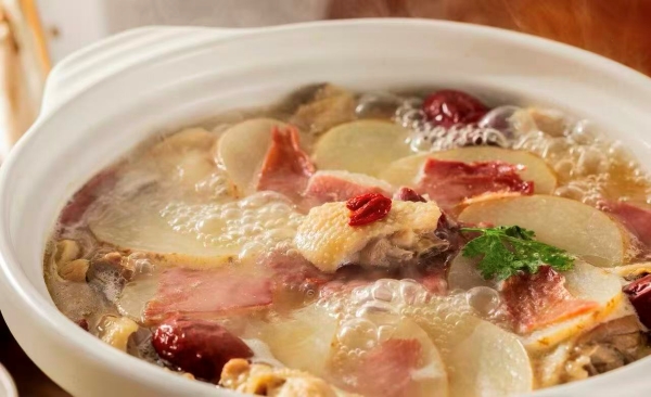 Gastrodia Elata Ham Chicken Hot Pot