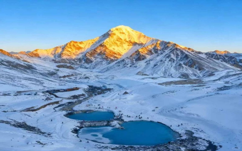 8-DAY Winter Qinghai–Gansu Plateau Adventure: Blue Ice, Yadan Landscapes & Dunhuang Culture