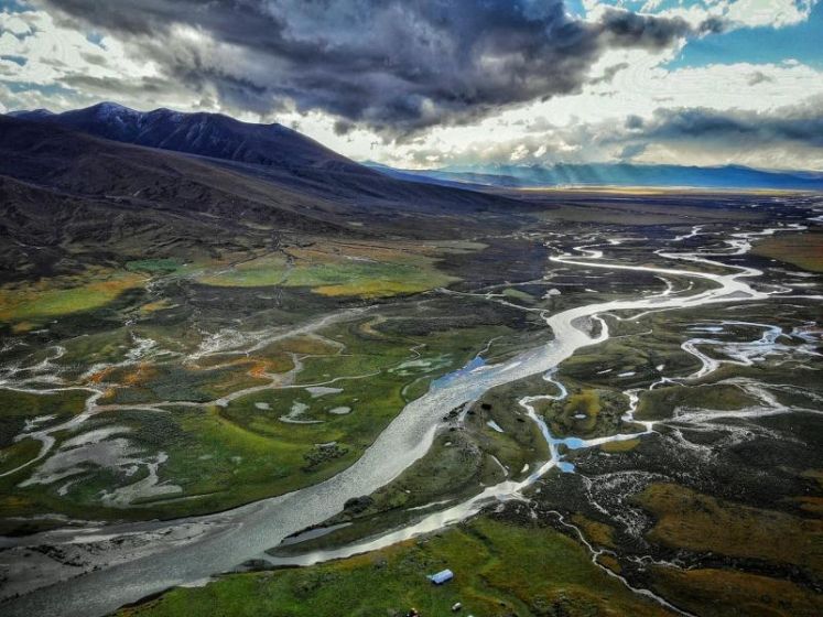 The Lhasa River Valley