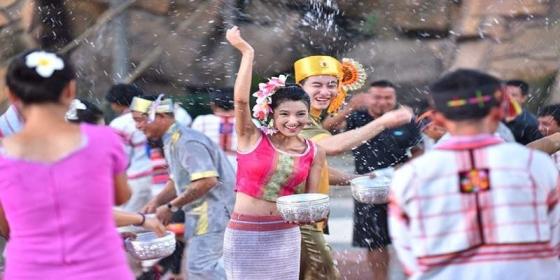 Dai Water-Splashing Festival