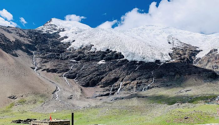 Karola Glacier in Spring