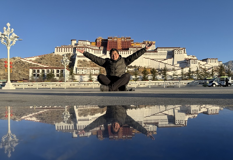 Potala Palace Tourist Photos
