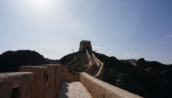 Overhanging Great Wall