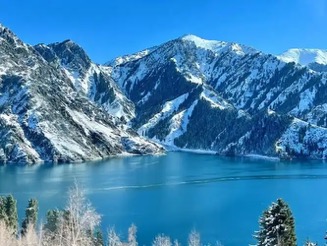 Tianshan Tianchi in Winter