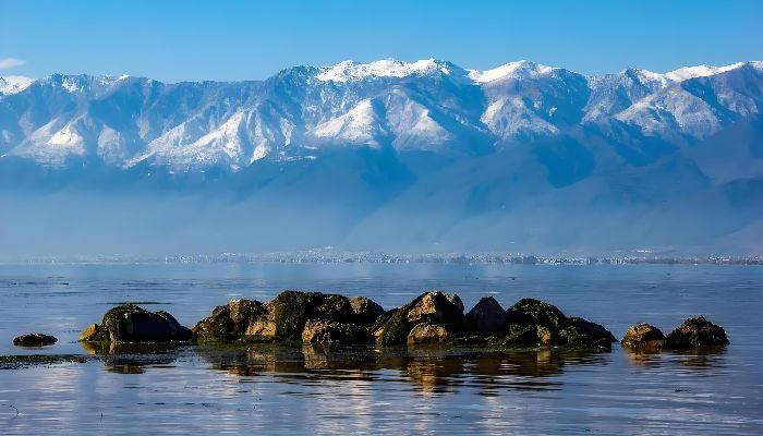 Scenery of Cangshan and Erhai in Dali