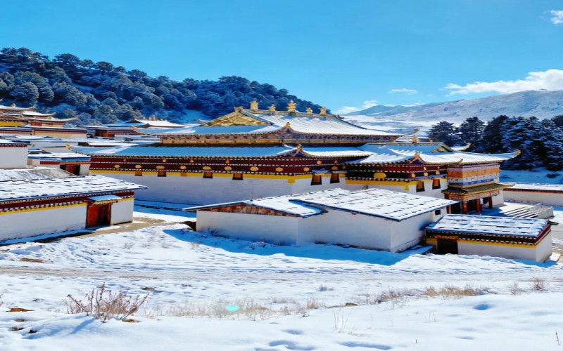 10-DAY Winter Gannan–Aba Loop: Snowy Plateau Adventure & Tibetan Culture Highlights