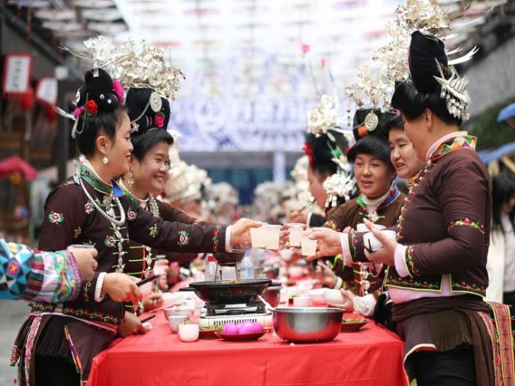 A Long Table Banquet