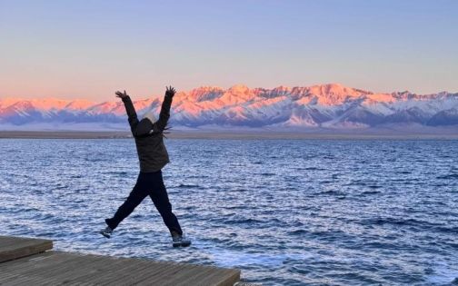 How to See the Golden Mountains at Sayram Lake, Xinjiang – A Truly Practical Guide