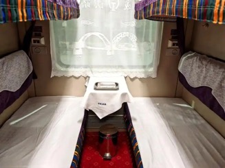 Qinghai-Tibet Railway Soft Sleeper: Comfortable "Sky Road" Experience & Practical Tips
