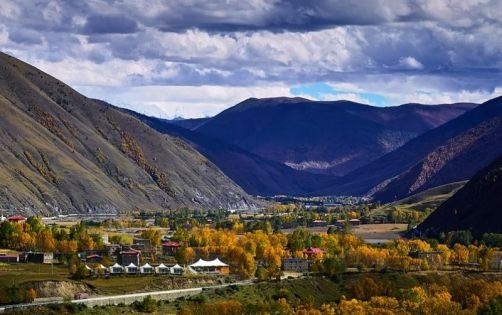 Western Sichuan Travel Guide: Must-Visit Attractions & Tips