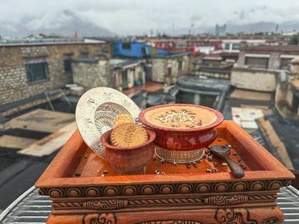 Lhasa and Its Surroundings: A Complete Travel Guide