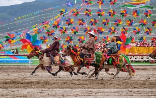 Damxung Horse Racing Festival: A Millennium-Old Celebration on Horseback