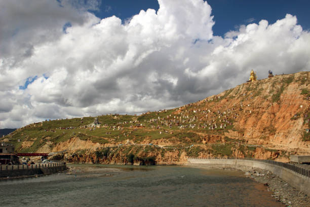 Lhasa Beyond the Icons: Sacred Hills, Hidden Monasteries, and the Living Urban Memory of Tibet